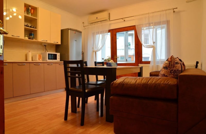 Rental of a comfortable 3-room apartment, 64 m², Old Town, Constanța, Romania